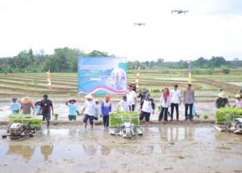 Kapolda Lampung Hadiri Gerak Tanam Padi Serentak Dukung Ketahanan Pangan Nasional