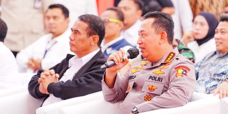 Tinjau Gudang Bulog Tanete, Kapolri dan Mentan Periksa Kesiapan dan Kualitas Pangan