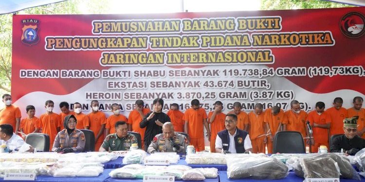 Pemusnahan Barang Bukti Narkoba oleh Polda Riau