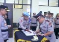 Kapolres Pekalongan Pimpin Upacara Serah Terima Jabatan Kasat Resnarkoba dan Kapolsek