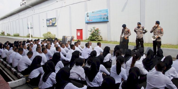 Satuan Brimob Polda Metro Jaya Latih Penanganan Kerusuhan untuk CPNS Lapas Cipinang