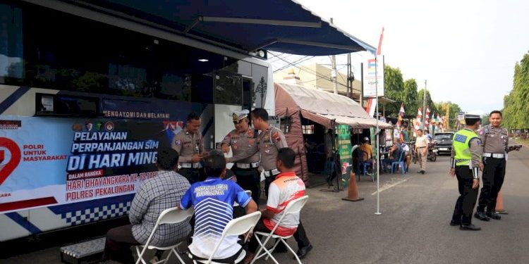 Layanan Kepolisian di Car Free Day oleh Polres Pekalongan