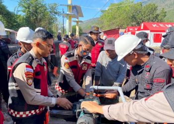 Polda NTT Bantu Dinamo Air dan Perbaiki Sumur untuk Kebutuhan Air Bersih Pengungsi Konga
