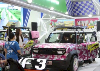 Mobil Listrik Menarik Perhatian Pengunjung di Jakarta Fair