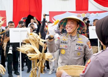 Pimpin Panen Jagung Serentak di Madiun untuk Wujudkan Astacita oleh Irwasum Polri