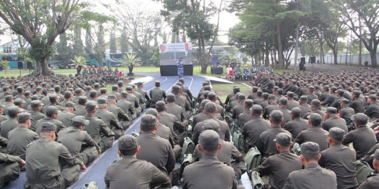 Siswa Kolat IV dan Kolat VI di SPPG Lanud Husein Sastranegara Terima Penjelasan Penyajian Makanan Sehat