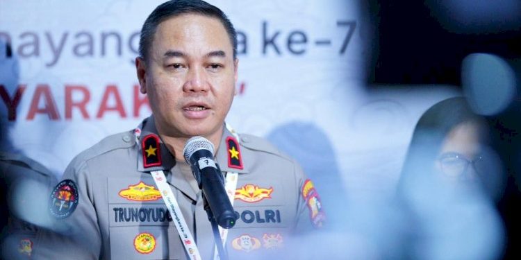 Pagelaran Wayang Kulit oleh Polri untuk Hari Bhayangkara ke-79 dengan 4 Dalang dan Ribuan Peserta