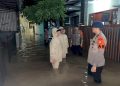 Patroli Siaga Banjir Brimob Polda Metro Jaya di Jati Padang dan Distribusi Bantuan Warga