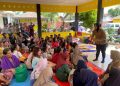 Polwan dan Tim Psikologi Gelar Trauma Healing Korban Banjir di Tambelang