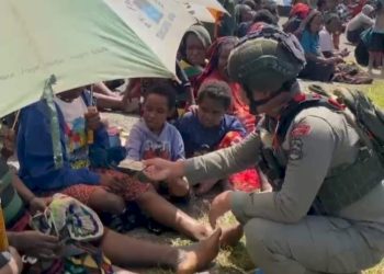 Satgas Operasi Damai Cartenz Kunjungi Warga Sinak untuk Ciptakan Keamanan dan Kehangatan