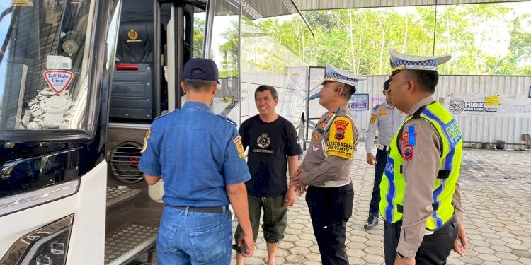 Pemeriksaan Angkutan Umum Dilaksanakan di Pekalongan
