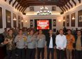 MKD DPR RI ke Polrestabes Surabaya Pastikan Sosialisasi Penggunaan TNKB Khusus Anggota DPR RI