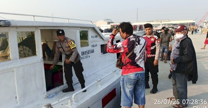 Pengamanan Wisata Kepulauan Seribu di Dermaga Kali Adem oleh Polsek Kawasan Sunda Kelapa