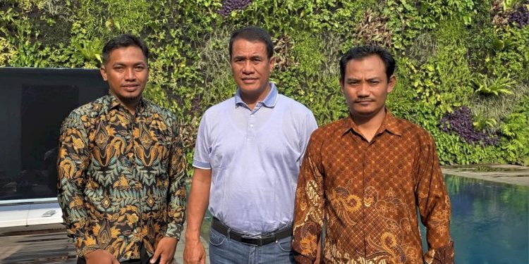 Mentan Amran Ajak Dua Peternak Kambing dari Madiun