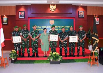 Pimpinan Tradisi Korp Penerimaan Personel Baru Dandim 0501/JP