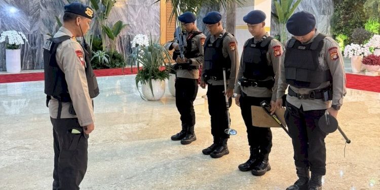 Gegana Polda Metro Jaya Sterilisasi Lokasi Sidang ke-19 PUIC di Kompleks DPR MPR RI