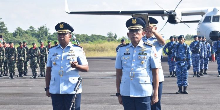 Pangkoopsud III Pimpin Sertijab Danlanud Leo Wattimena, Tekankan Peran Strategis Pangkalan Timur