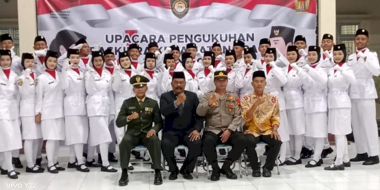 30 Anggota Paskibra Dilantik di Kecamatan Sragi