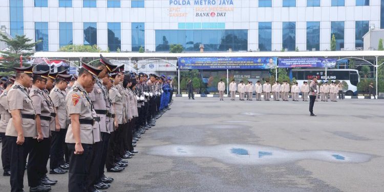 Pimpinan Upacara Peringatan Hari Juang Polri 2025 oleh Irwasda Polda Metro Jaya