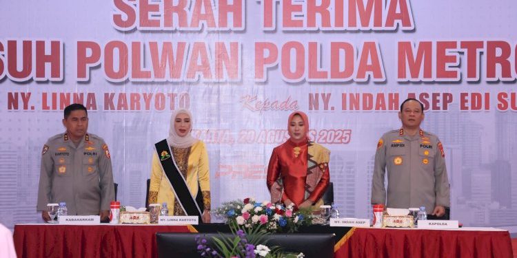 Serah Terima Ibu Asuh Polwan Polda Metro Jaya Simbol Kebersamaan dan Kepedulian Polwan