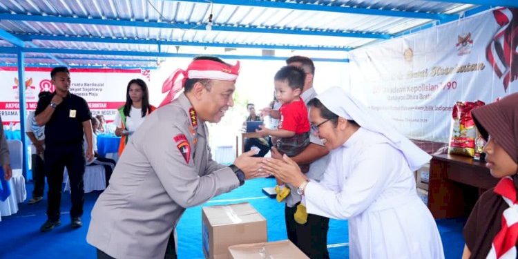 Perhatian Khusus untuk Biarawati dan Lansia dalam Bakti Sosial Polsek Genuk