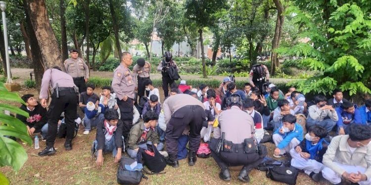 Polsek Metro Menteng Amankan Siswa SMK yang Akan Demonstrasi di Gedung DPR/MPR