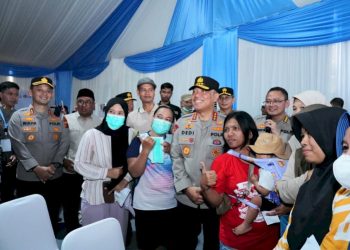 Wakapolri Temui Warga Gunung Sindur dalam Bakti Sosial Sekolah Kemala Taruna