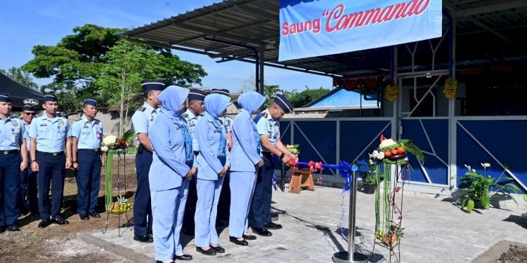 Tingkatkan Semangat Kerja, Danlanud Husein Sastranegara Resmikan Saung Commando