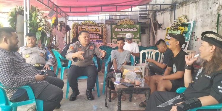 Empati Personel Polda Metro Jaya Kunjungi Rumah Duka Alm. Affan Kurniawan di Menteng