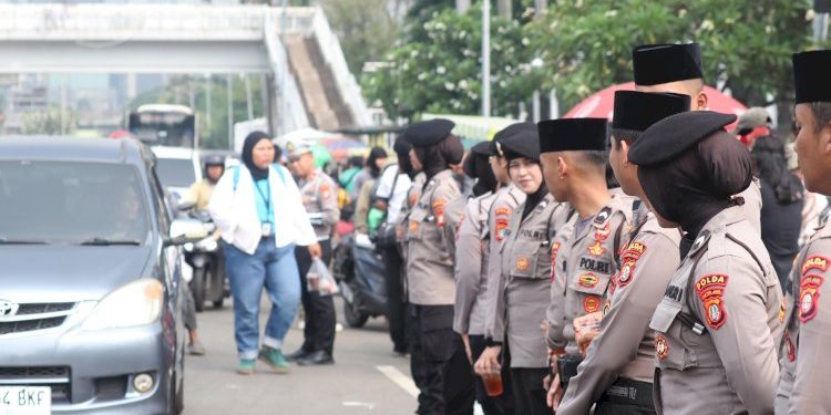 Situasi DPR Aman Terkendali dengan 1.371 Personel dari Polda Metro Jaya