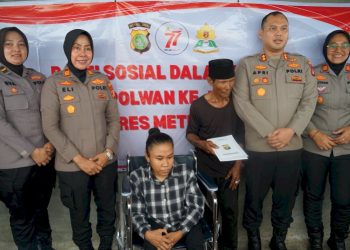 Hari Jadi Polwan ke-77: Penyerahan Kursi Roda untuk Rohati Penyandang Disabilitas di Tarumajaya