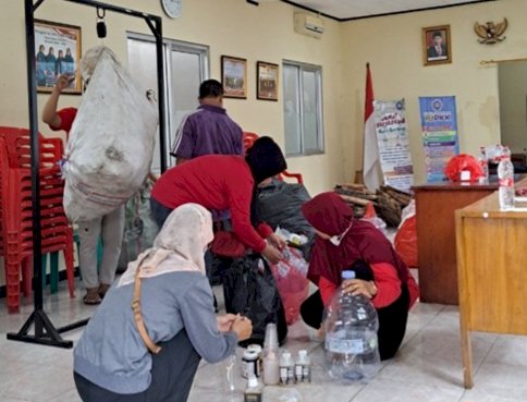 Bank Sampah RW 11 Bintara sebagai Solusi Cerdas Pengelolaan Sampah Rumah Tangga