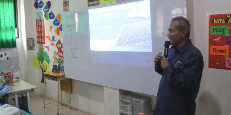 Ajak Siswa SDIT Al Hikmah Mengenal Kelistrikan Bersama PLN UIP2B JAMALI