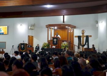 Ibadah Misa Lancar dengan Pengamanan Korbrimob di Gereja Paroki dan GPIB Gideon