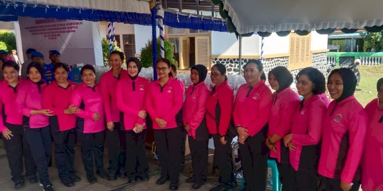 Ketua Umum Bhayangkari Gelar Bhayangkari Peduli di Ende