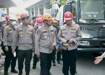 Tinjauan Kapolda Jatim terhadap Evakuasi Korban Roboh di Ponpes Al Khoziny Sidoarjo