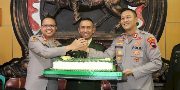Sinergitas Kapolres Pekalongan dalam Kejutan HUT TNI ke-80