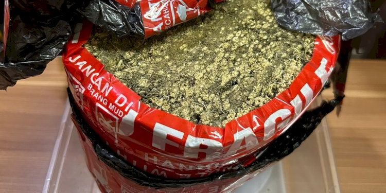 Dua Pengedar Ditangkap Sat Resnarkoba Polres Metro Bekasi Kota dengan Barang Bukti 1567 Gram Ganja dan Sabu