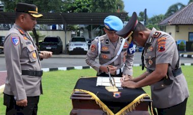 Kapolres Pekalongan Pimpin Upacara Serah Terima Jabatan Wakapolres dan Kasat Lantas