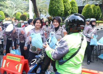 Sinergi Polisi dan Ojol untuk Mewujudkan Jakarta Aman dan Nyaman di Jumat Peduli Polda Metro Jaya