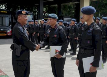 Penghargaan kepada Anggota Berprestasi oleh Brimob Polda Metro Jaya