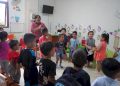 Sentuhan Kasih Satgas Humas Damai Cartenz untuk Anak Sekolah Minggu GKI Kotaraja