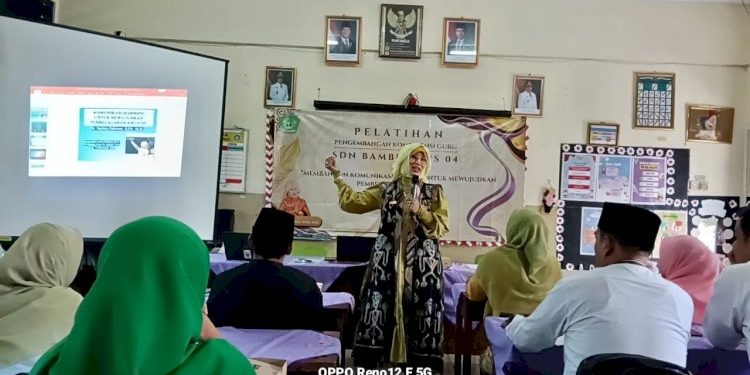 Tingkatkan Mutu Pendidikan Melalui Pelatihan Komunikasi Efektif untuk Guru di SDN Bambu Apus 04