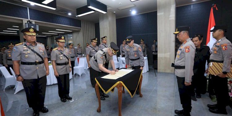 Sertijab Pimpinan, Irjen Pol Sandi Tekankan Humas Sebagai Fungsi Utama Polri