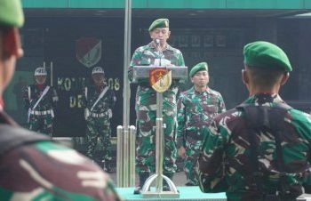 Kasdim 0508 Depok Pimpin Upacara Bendera Bulanan Tujuh Belasan