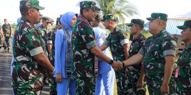 Prajurit Lanud Leo Wattimena Morotai Sambut Kunjungan Kerja Kepala Staf Angkatan Udara