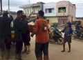 Polisi Salurkan Makanan untuk Korban Banjir Agar Bantuan Terdistribusi dengan Baik