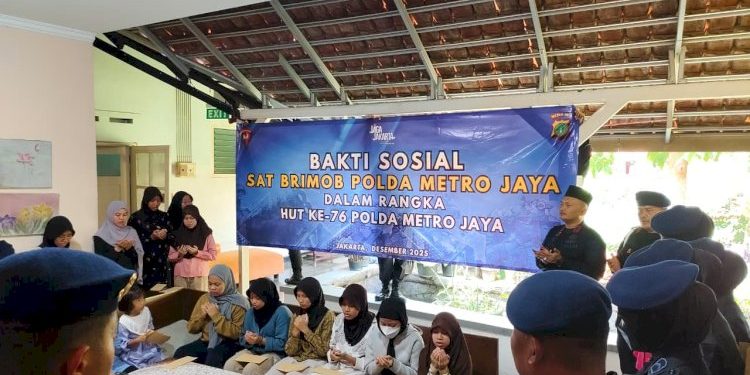 Brimob Polda Metro Jaya Berikan Bantuan ke Panti Asuhan Putra Setia Kramat Sentiong