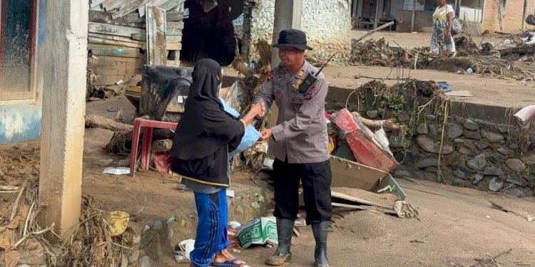 Polda Sumbar Cepat Tanggap Bantu Pemulihan Korban Bencana di Kecamatan Pauh