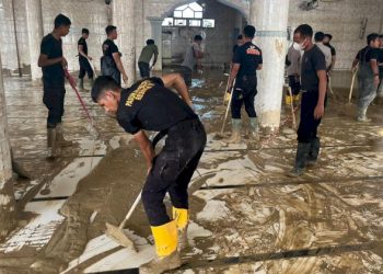 Masjid Terdampak Bencana di Aceh Kini Dapat Digunakan Warga Setelah Dibersihkan Polri